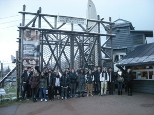 La classe devant l'entrée du camp du Struthof